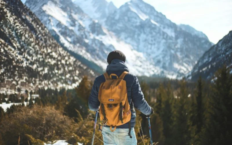 show off your backpack for best hiking picture poses