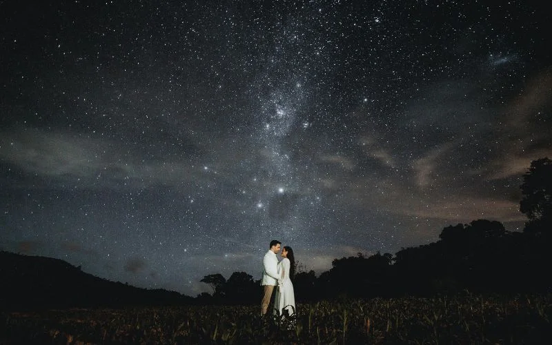capture images under a starry night