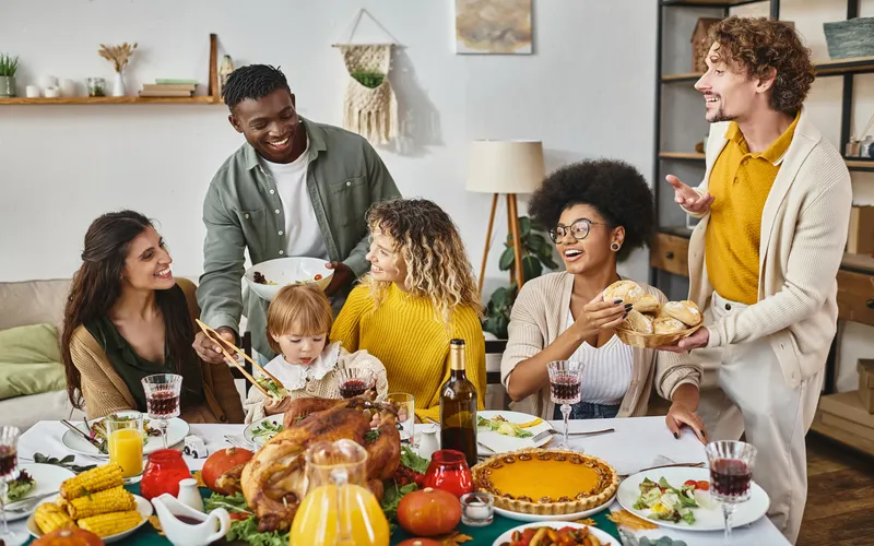 feature image of 15 Thanksgiving Picture Ideas To Immortalize Your Celebration