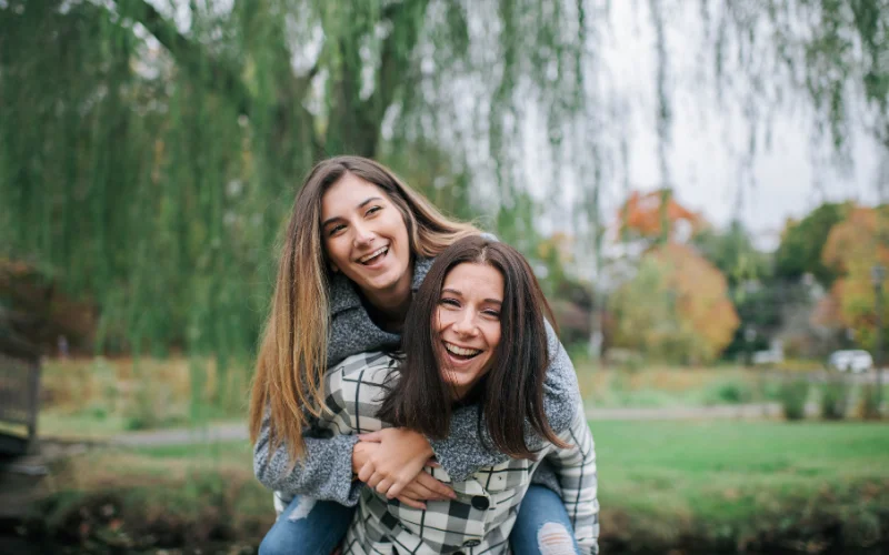 sisters photoshoot ideas at home, 3 sisters photoshoot ideas at home,