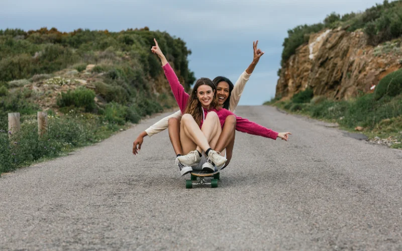 sisters photoshoot ideas, sister poses for photoshoot, sisters photoshoot, sister photoshoot poses