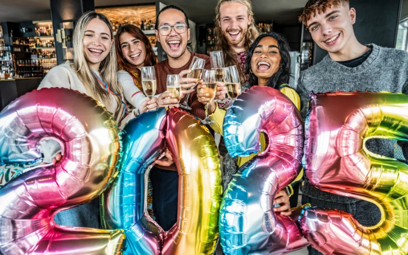 new year photoshoot ideas with balloons