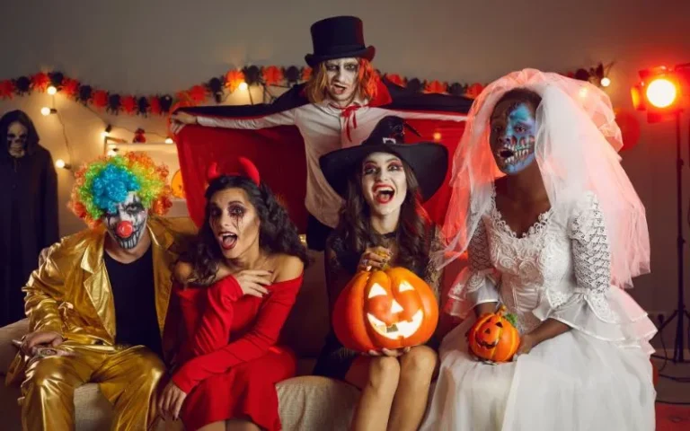 Featured-Image-Halloween-Photoshoot-Ideas-For-Adults