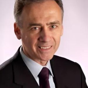 Tom Curley