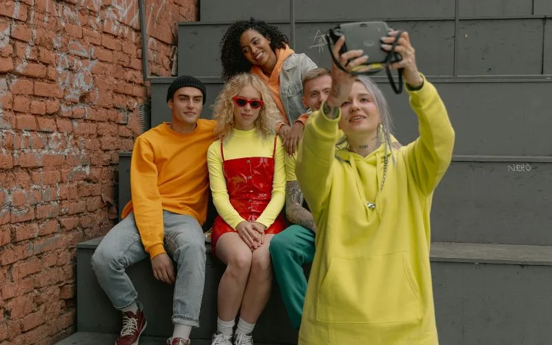 fun group photo ideas with a selfie