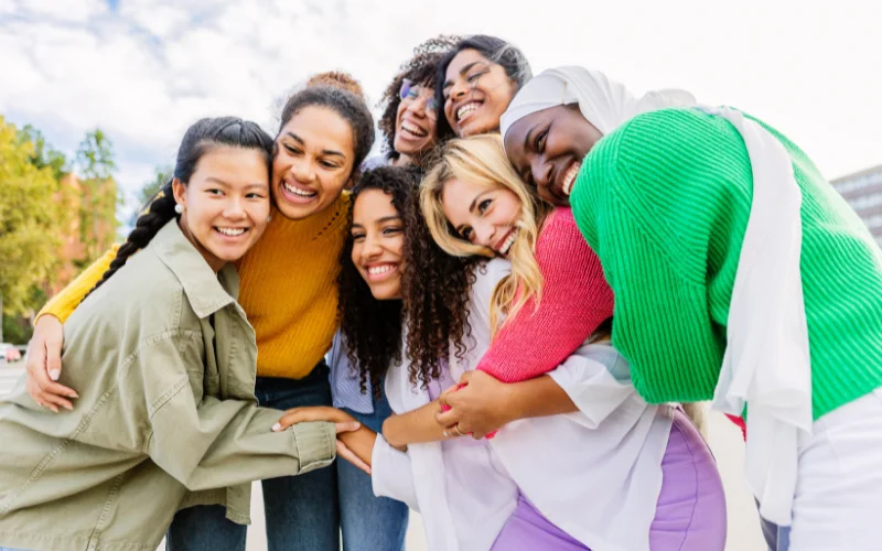 fun group photo ideas with friends