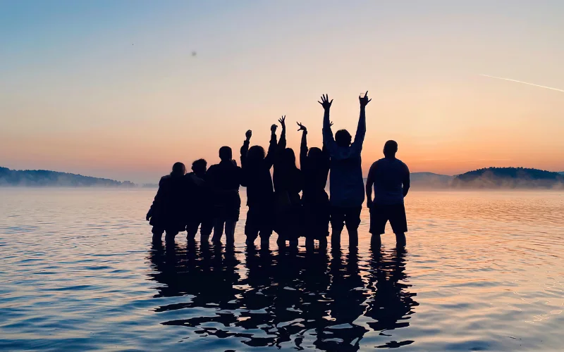 silhouette group photography ideas