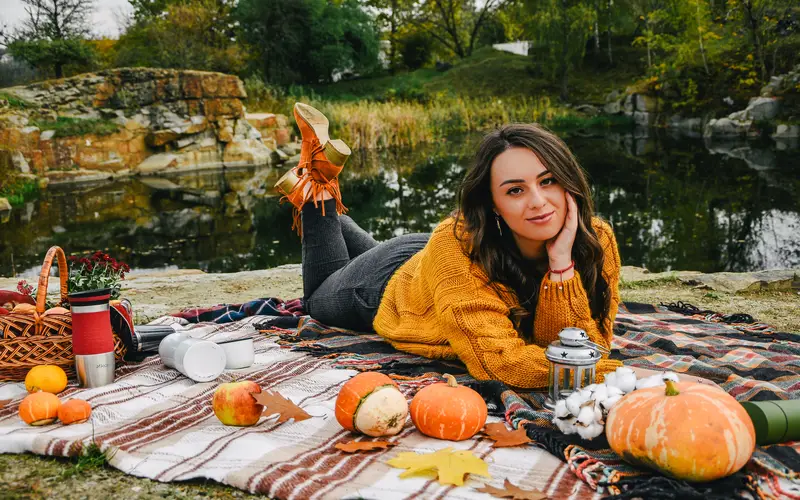 woman's thanksgiving fall themed photoshoot