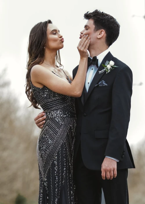 Cute Prom photo pose