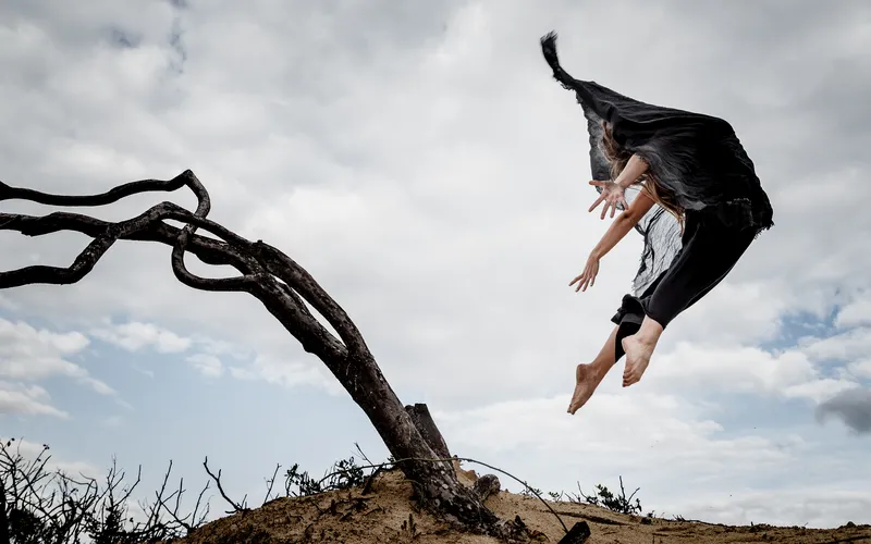 levitation photography photo manipulation