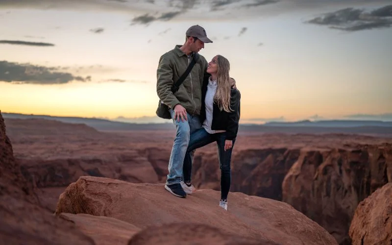 outdoor engagement photography ideas