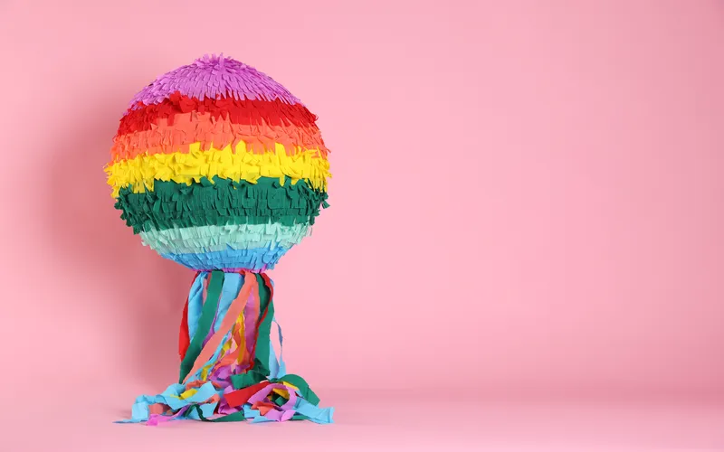 using a pinata for a gender reveal party