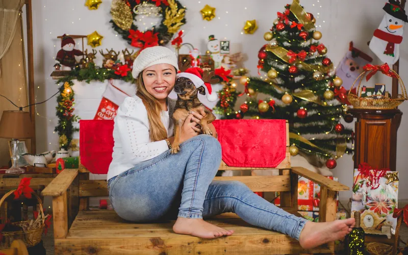 Christmas photoshoot with pets