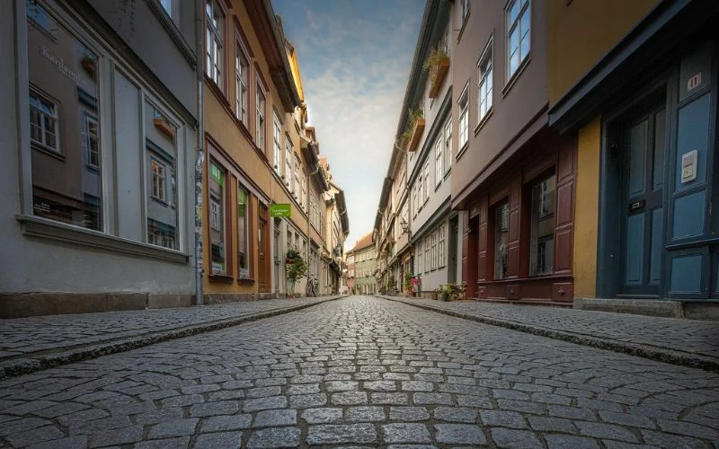 cobblestone streets - examples of texture in photography