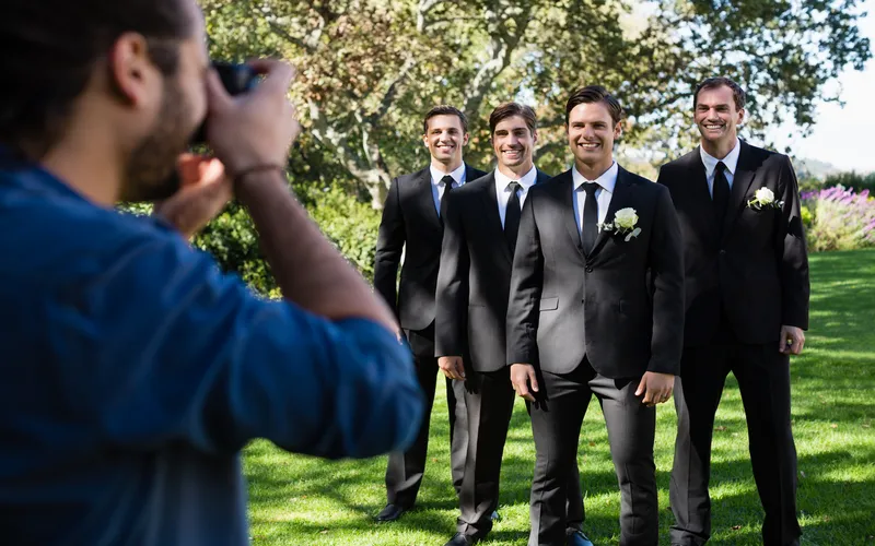 featured image for best groomsmen photo ideas