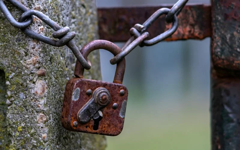 rusty metal- examples of texture in photography