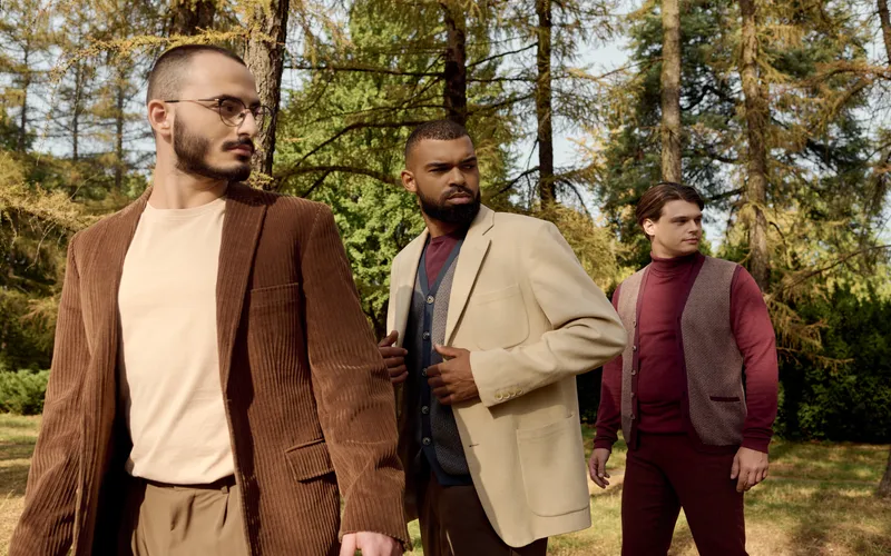 groomsmen in an autumn wedding
