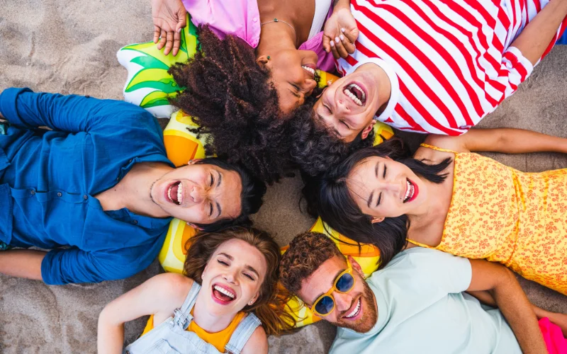 family beach picture ideas, beach family photo poses, beach family photo shoot ideas, beach family photography ideas