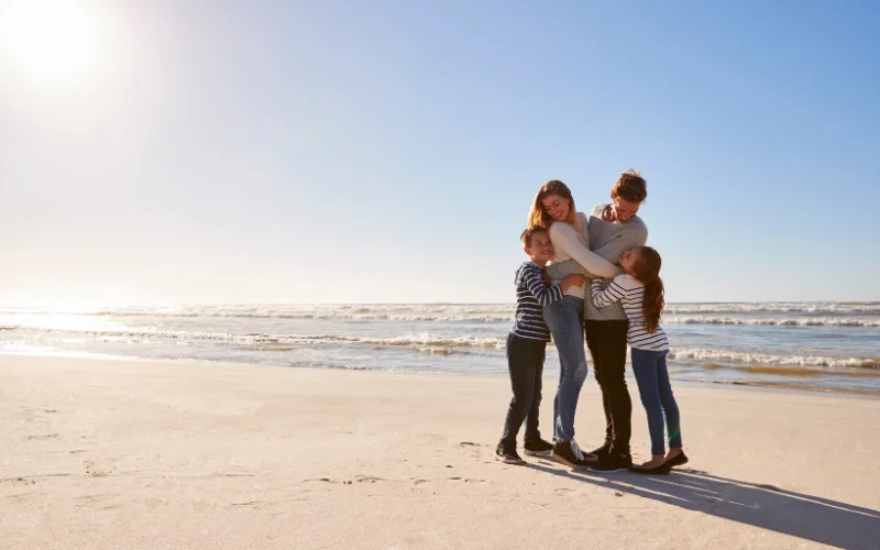 family beach picture ideas, beach family photo poses, beach family photo shoot ideas, beach family photography ideas