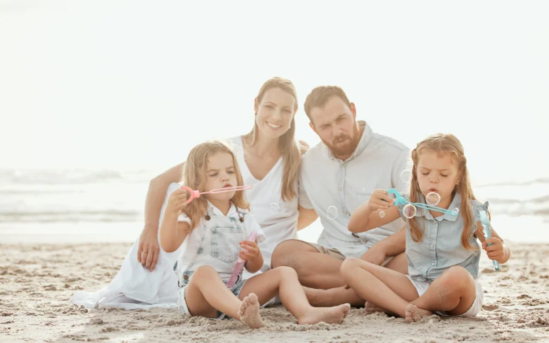 family beach picture ideas, beach family photo poses, beach family photo shoot ideas, beach family photography ideas