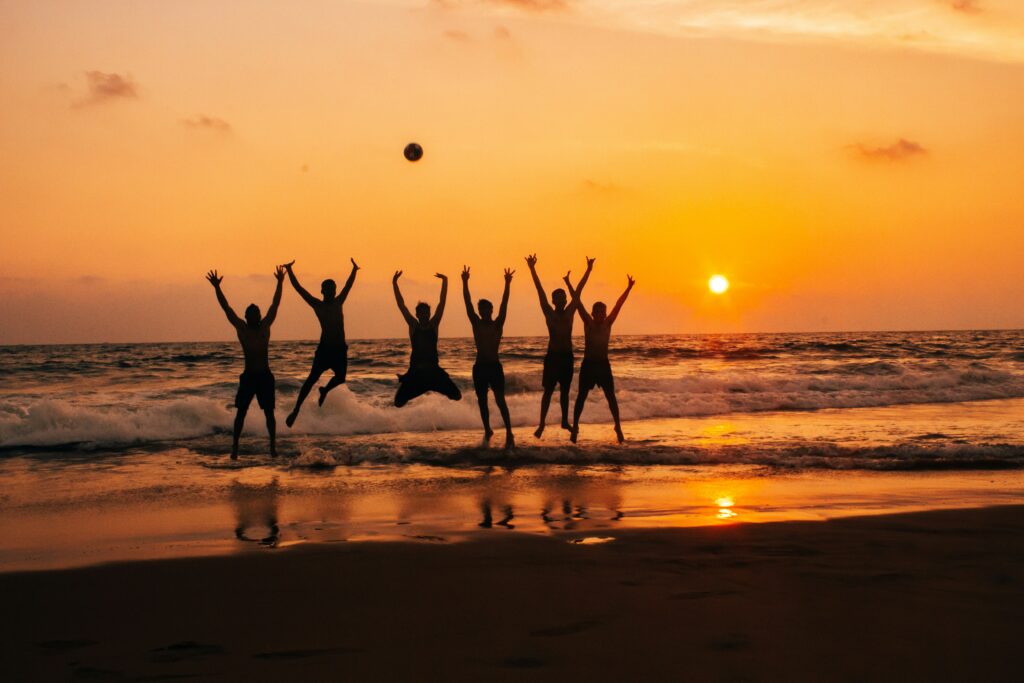 family beach picture ideas, beach family photo poses, beach family photo shoot ideas, beach family photography ideas