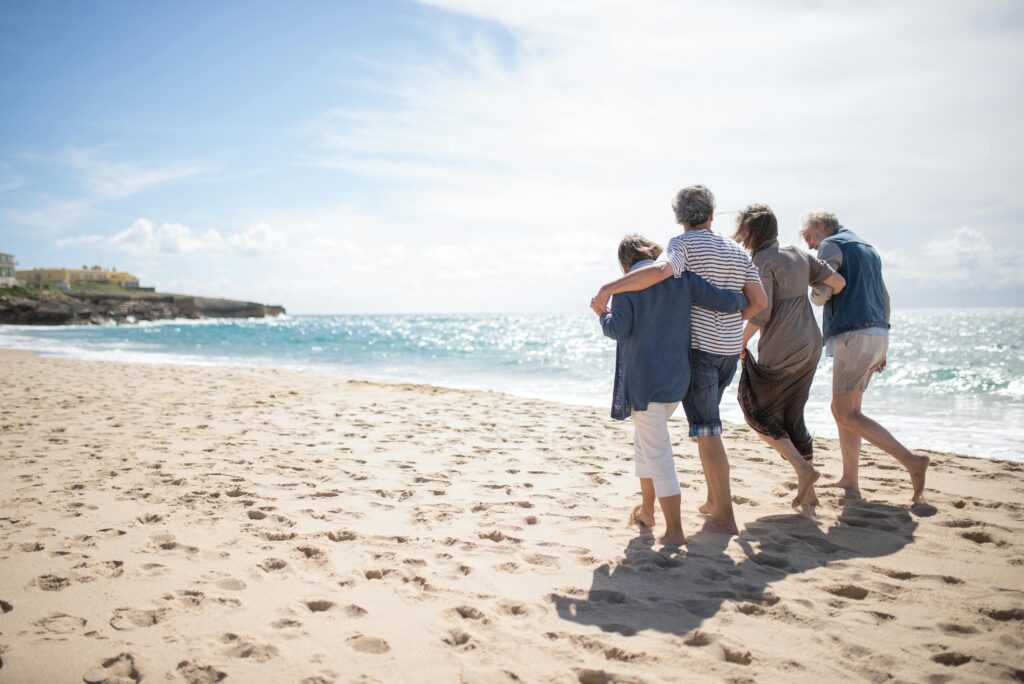family beach picture ideas, beach family photo poses, beach family photo shoot ideas, beach family photography ideas