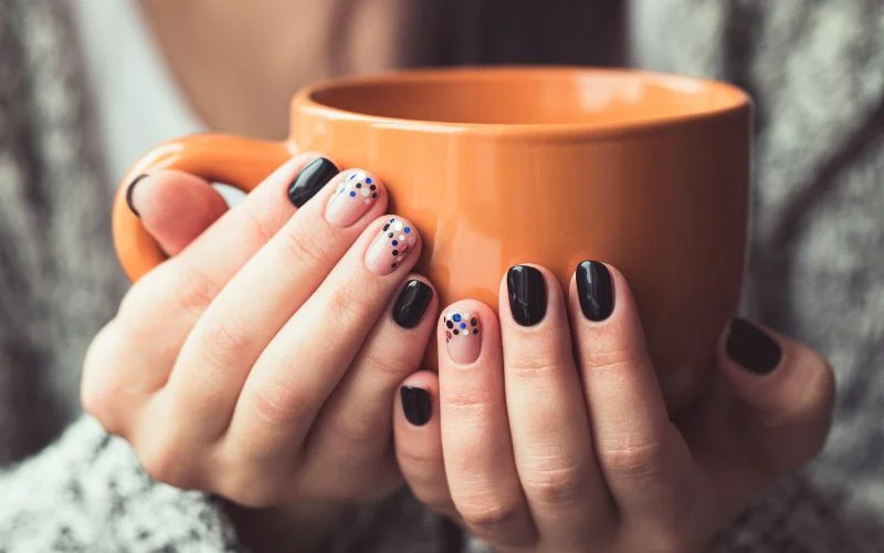 hand pose holding cup