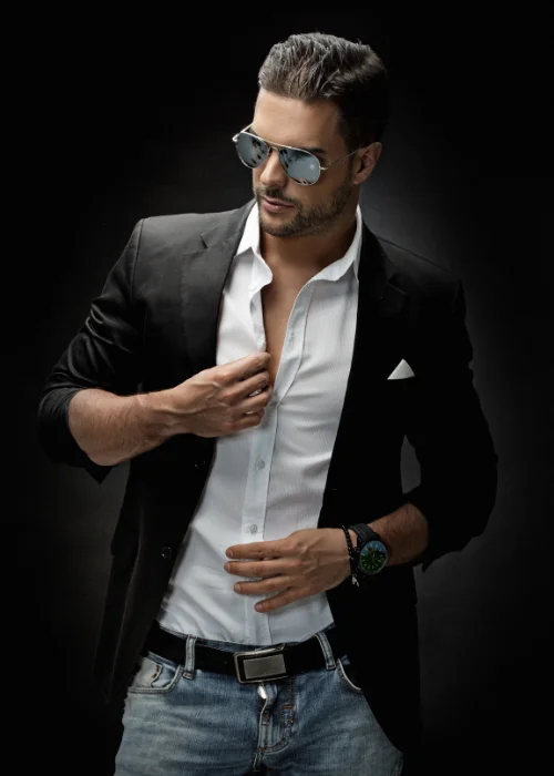hand poses for nail pictures, hand pose for photos, hand poses for pictures, Hand Poses For Men, posing hands in portraits, woman hand poses