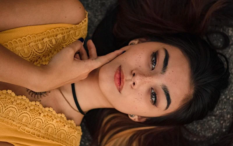 hand poses for pictures