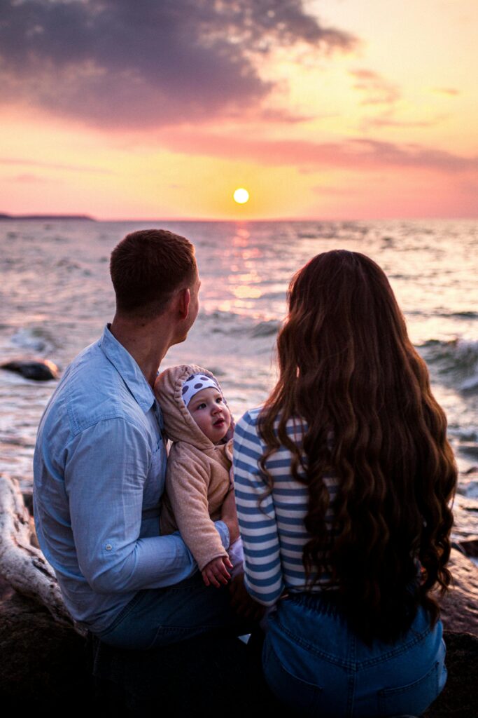 family beach picture ideas, beach family photo poses, beach family photo shoot ideas, beach family photography ideas