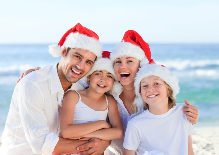 family beach picture ideas, beach family photo poses, beach family photo shoot ideas, beach family photography ideas