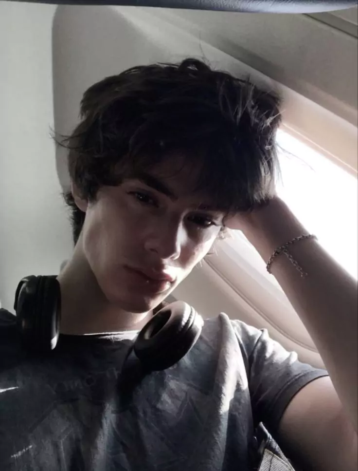 A reflective and graceful cute selfie pose that captures a sense of contemplation and elegance