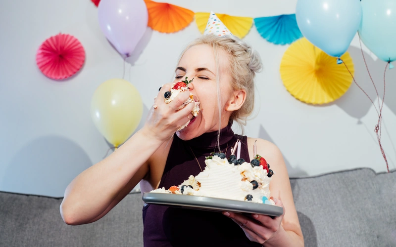 cake smash sweet 16 photoshoot ideas, 16 vintage theme, Sweet 16 fairy tale theme