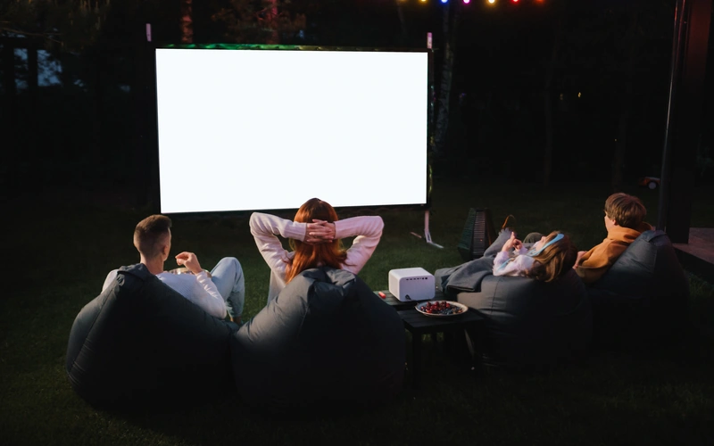 16th birthday photo ideas at a movie night, Sweet 16 photo poses, Sweet 16 poses ideas