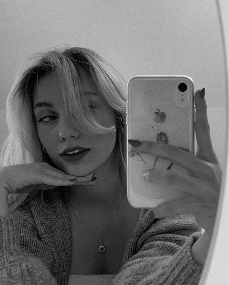 monochrome selfies for selfie poses for girls