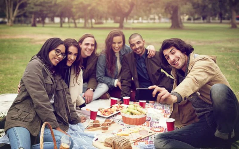 picnic in park 21st birthday photoshoot ideas, 21st birthday photo idea, 21st birthday photoshoot outfit ideas, 21st birthday photoshoot themes, 21st birthday pic ideas, 21st birthday shoot idea, 21st birthday ideas photoshoot, photoshoot for 21st birthday