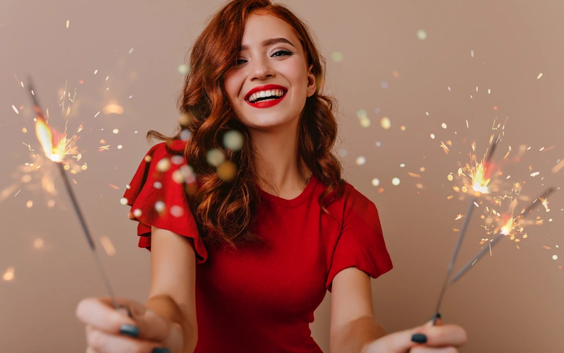 capture ethereal images with sparklers, Sweet 16 trendy shoot, Sweet 16 modern shoot