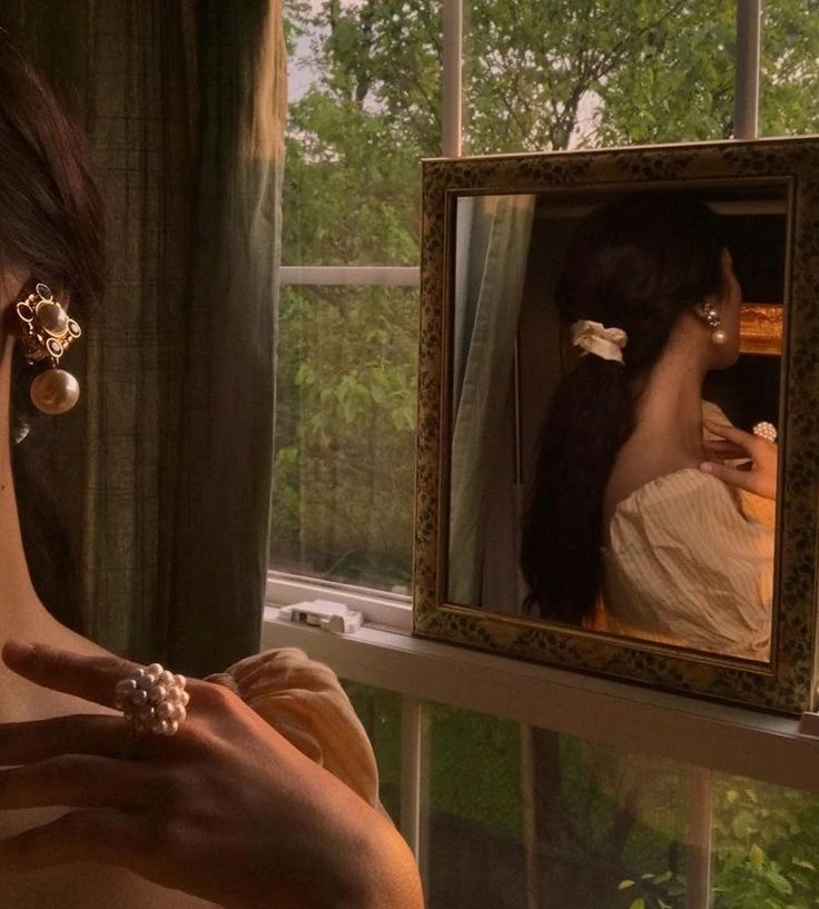 vintage selfies for cute instagram poses