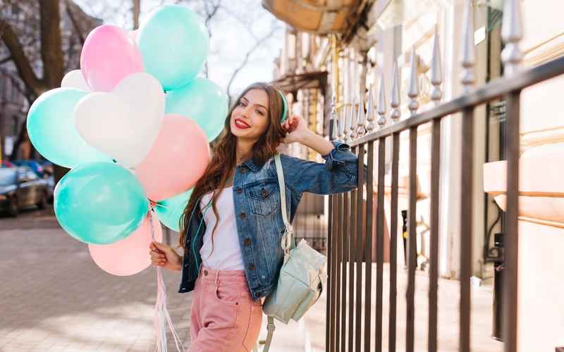 carry out street photography for elegant shots, Sweet 16 playful pose, Sweet 16 joyful pose