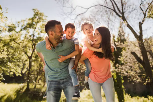 Parent-Kid Interaction spring family photography, spring family photoshoot