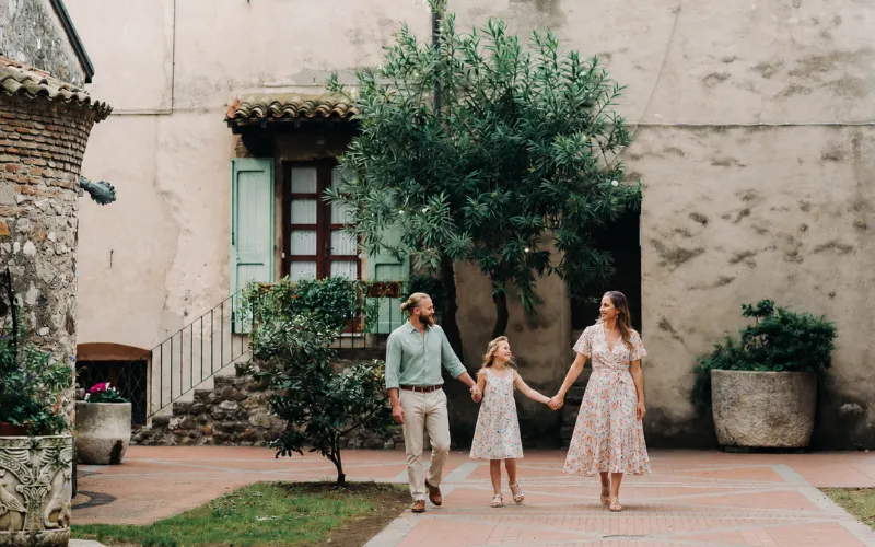 Historic Estates and Mansions family spring photos,