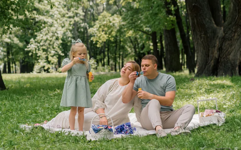 Pastel and Neutrals Spring Family Photo Outfit