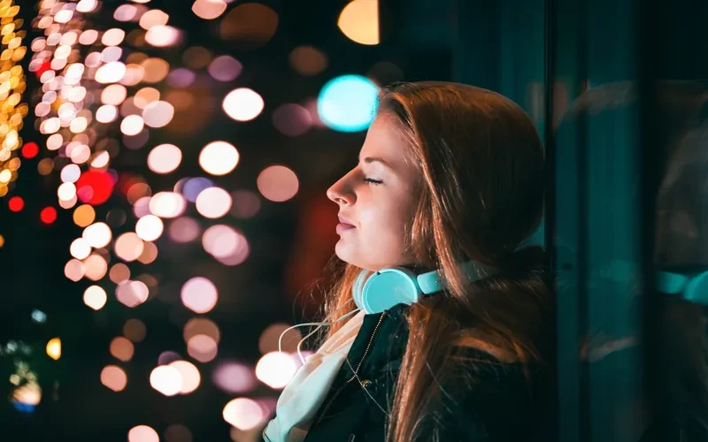 beautiful women's portrait with bokeh effect