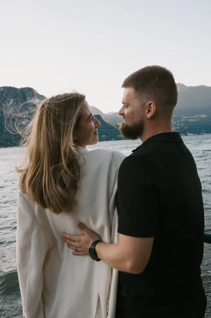 couple posing guide, photography posing course