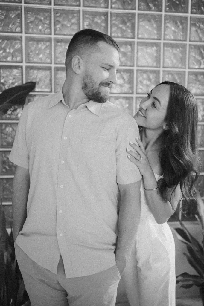 how to pose a couple, tips for posing couples