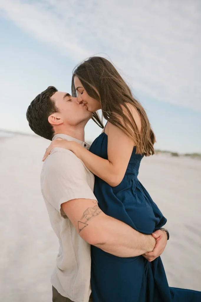 tips for posing couples, how to pose couples for photos