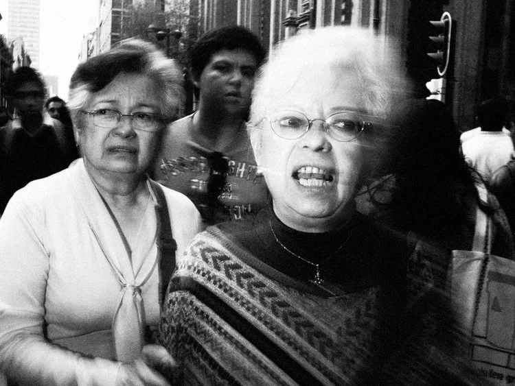 Women street photos, Street and urban photographer alex coghe