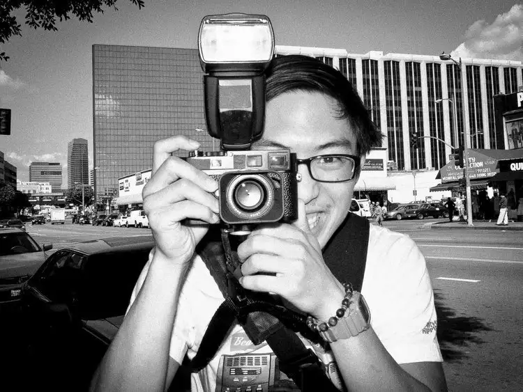 Gonzography by alex coghe, cameraman street photography, street portrait photography