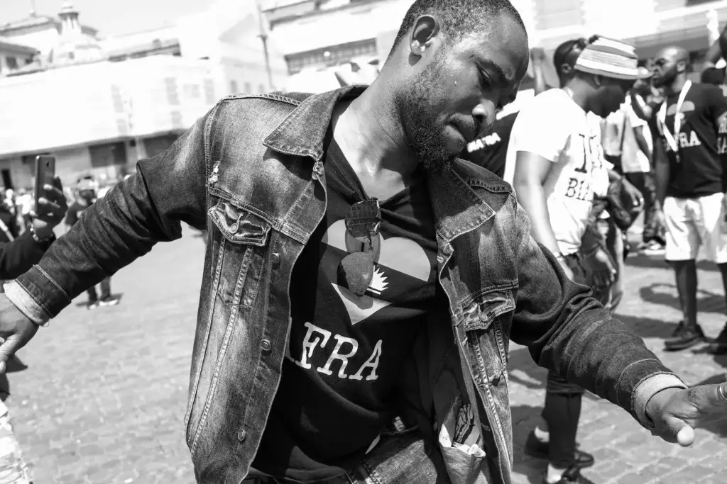Gonzography by alex coghe, dancing street photography