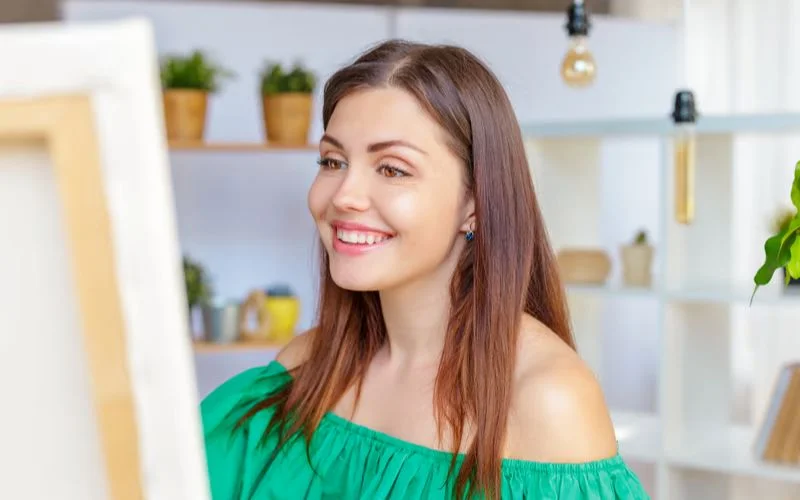 keep a simple color palette of maximum three colors